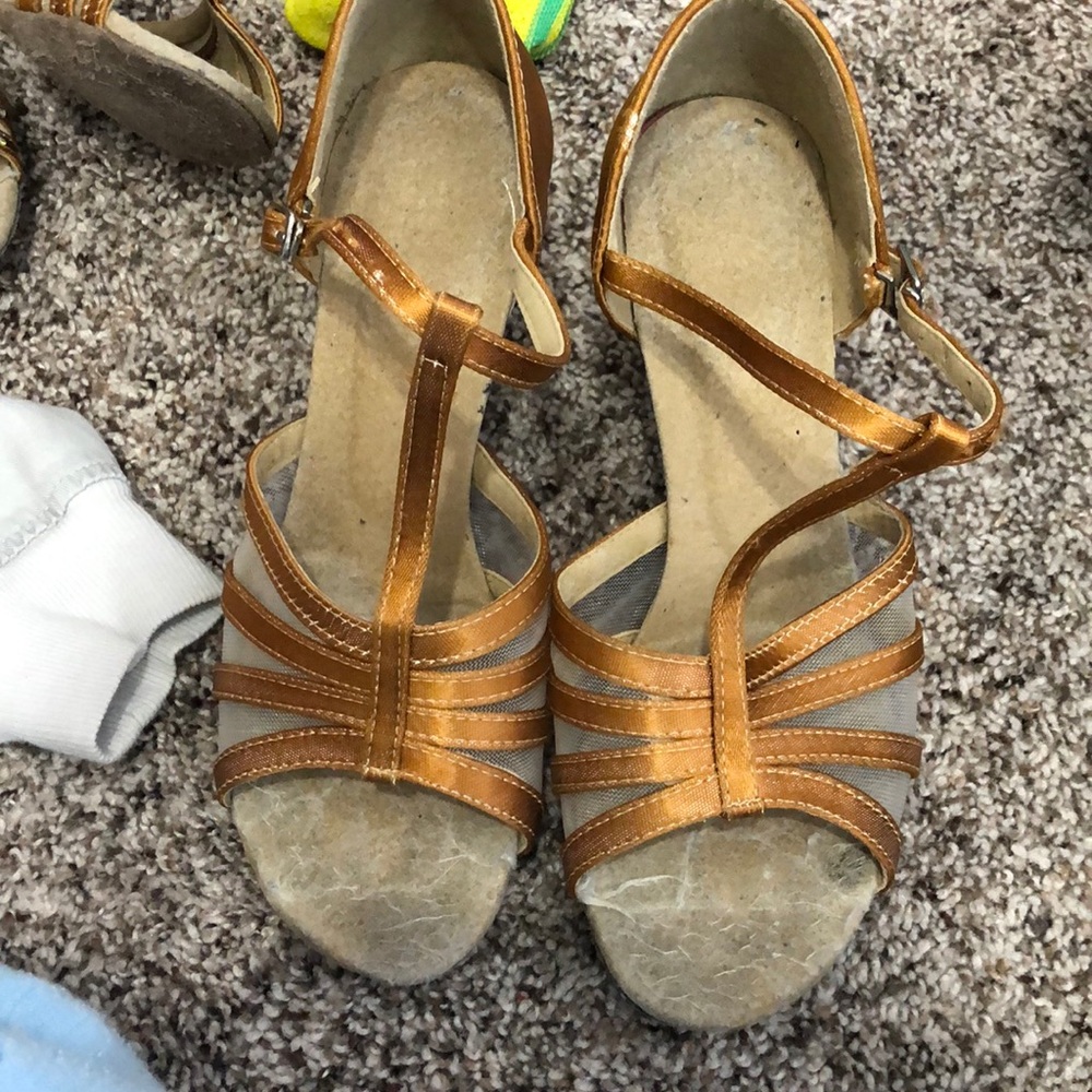 Ballroom shoes